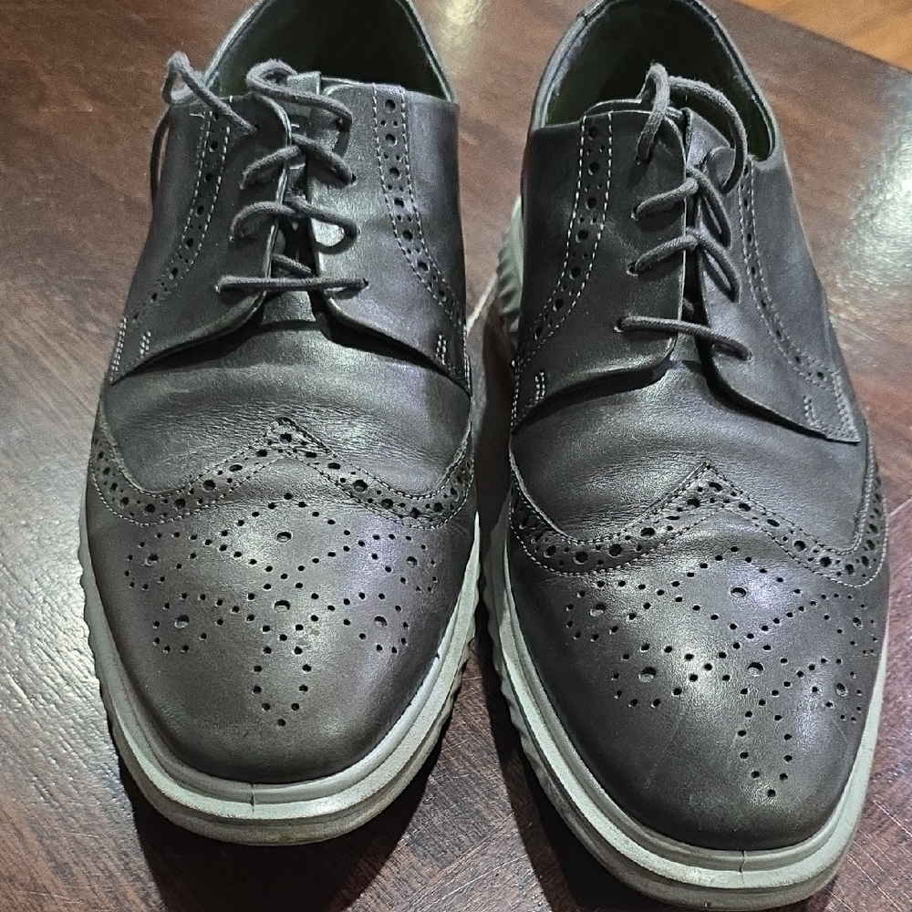 Men's Classic Dark Gray (Looks Black) Brogue Shoes